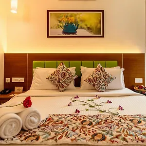 5* Resort The Leaf